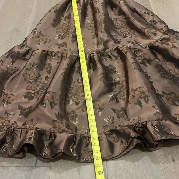 V Chapman The Avery Dress in Cocoa Baroque Floral - Picture 7 of 7